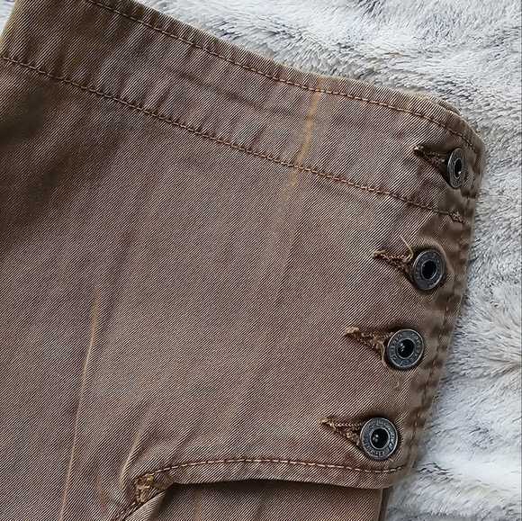 Santuary Brown Crop Pants Button Detail and Pocket Detail 31 - Picture 7 of 8